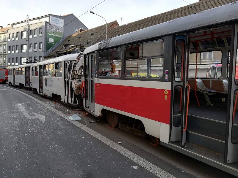 Nehoda dvou šalin v brněnské Křížové ulici.