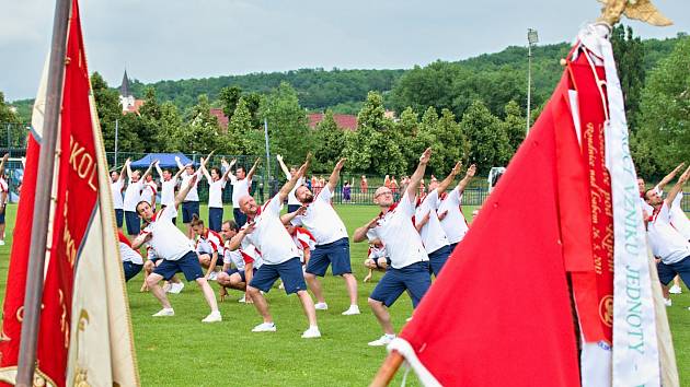 Setkání ve znamení oslav. Sokolové totiž na sletu žup z Jihomoravského kraje odhalí pamětní desku ke stému výročí založení českého státu. Slet tímto momentem začne v neděli jednu hodinu po poledni u Besedního domu na Komenského náměstí.