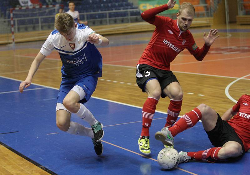 Zátrak nepřišel. Po úvodní prohře 0:5 v prvním duelu čtvrtfinálové série play off nejvyšší soutěže padli hráči brněnského Tanga s úřadujícím vládcem a suverénem posledních let Chrudimí i ve druhém střetnutí. Ve středu v domácií hale prohráli Brňané 3:7.