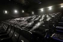 Návštěvníci kina v obchodním centru Olympia při filmu pocítí vítr i mírné údery do zad.
