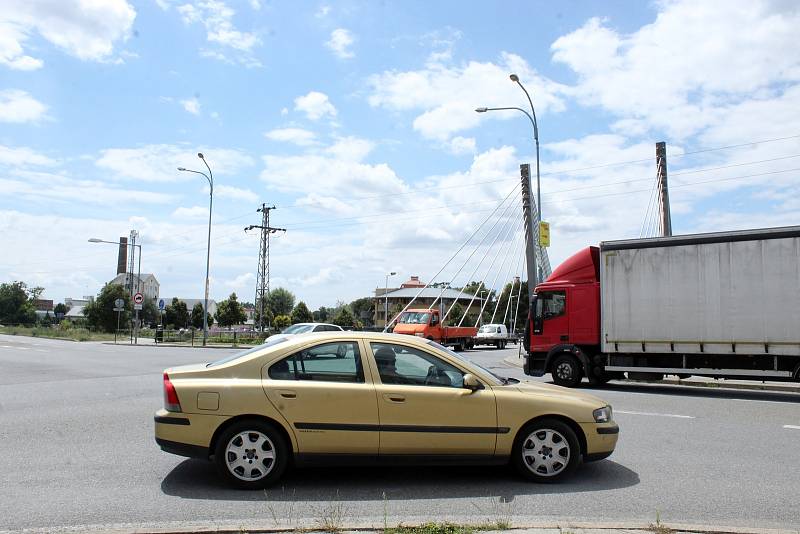 Křižovatka mezi mostem a náměstím v Židlochovicích se dočká úpravy.