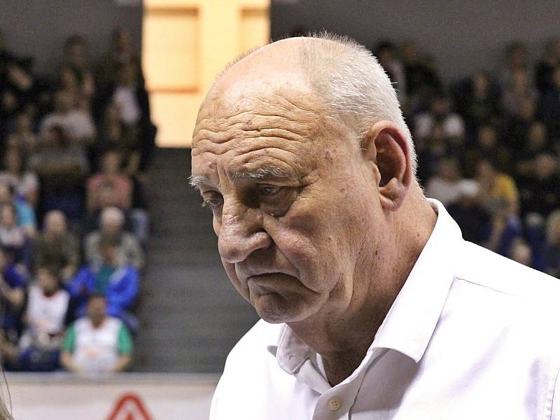Bývalý basketbalista Jan Bobrovský získával hlasy od brněnských voličů 