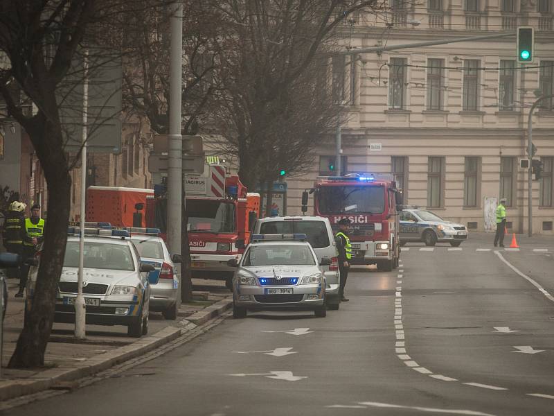 Třiadvacetiletý sebevrah, který chtěl na Moravském náměstí v Brně na Vánoce ukončit život skokem ze střechy jednoho z domů.