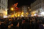 Přes tisíc lidí se ve čtvrtek večer sešlo na brněnském Malinovského náměstí. Požadují odstoupení premiéra Andreje Babiše.