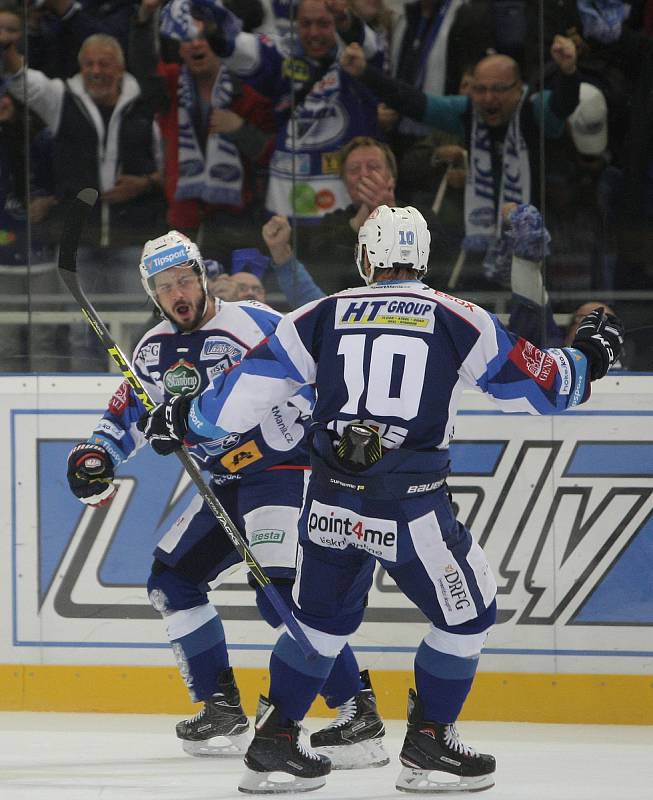 Hokejisté brněnské Komety si v desátém kole extraligy smlsli v repríze dubnového finále na Liberci, když zvítězili jasně 7:2.