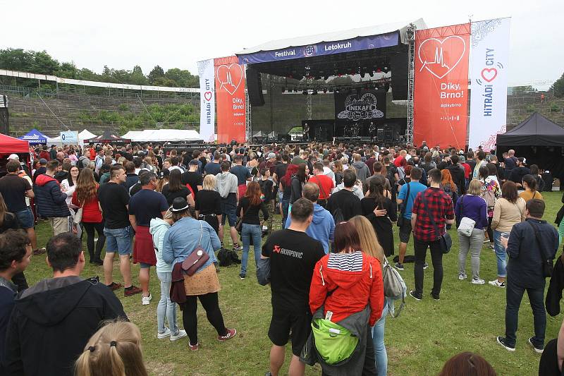 Brno 16.7.2020 - festival Brněnský Letokruh na stadionu Za Lužánkami - kapela Inekafe