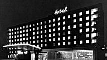Hotel International Brno ve fotografiích nové publikace Moravské galerie.