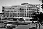 Hotel International Brno ve fotografiích nové publikace Moravské galerie.