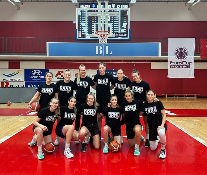 Basketbalistky KP Brno ve sportovním centru Haukaru.