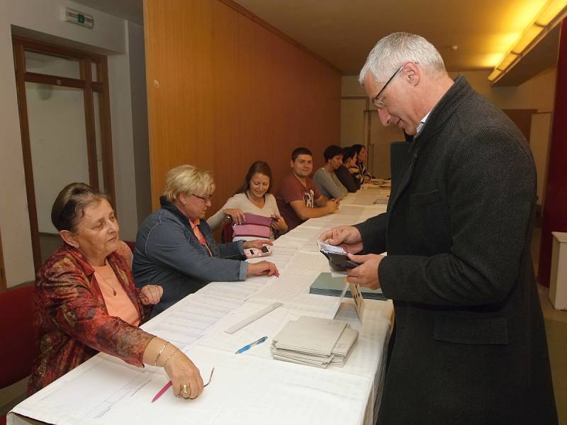 Jan Vitula u voleb v Židlochovicích.