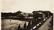 Sokolovna a společenské centrum Stadion má své kořeny v roce 1922. Budovu slavnostně otevřeli v roce 1929.