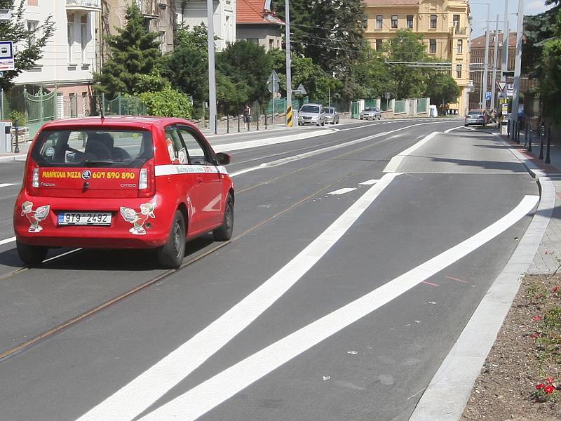 Nové dopravní značení v brněnské Údolní ulici.