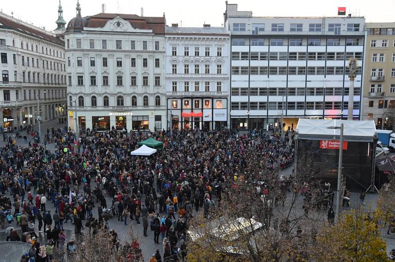 Také v Brně lidé slaví třicetileté výročí sametové revoluce.