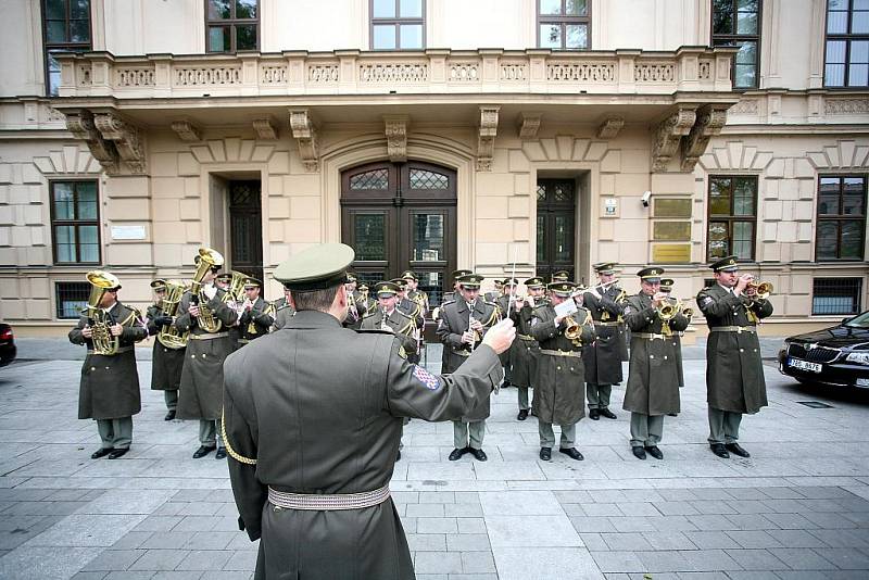 Už třiadevadesáté výročí od vzniku Československa si v pátek v Brně připomněli váleční veteráni, představitelé města a kraje a ostatní Brňané. 