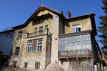 V Arnoldově vile v Brně vznikne multifunkční sál či kavárna. Její opravy vyjdou na téměř 150 milionů korun.