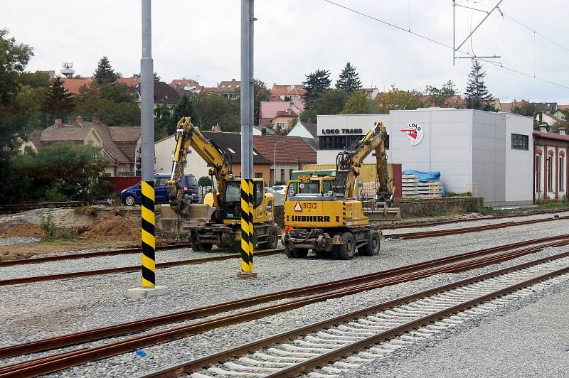 Na železniční trať z Brna do Střelic se od úterý vrací vlaky.