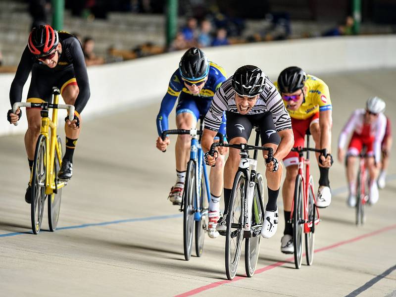 Na brněnském velodromu v závodě 500+1 kolo poprvé triumfoval italský dráhař, slavil Matteo Donega.