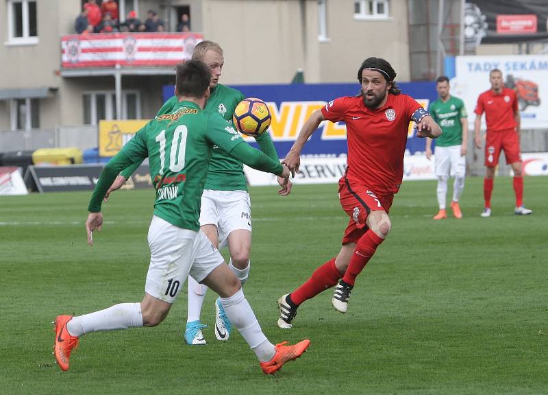 Zbrojovka přehrála Jablonec 2:0 díky trefám Taščiho a Řezníčka.