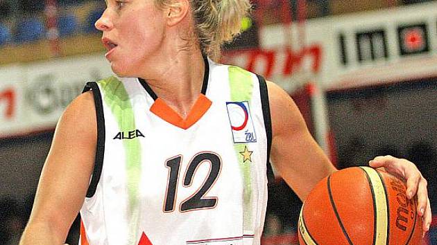 Slovenská rozehrávačka Friska Zuzana Žirková se po zranění vrátila na palubovku.