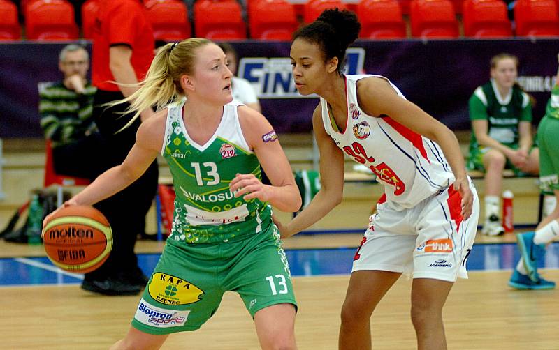 Ani potřetí se basketbalistkám brněnského Valosunu v této sezoně nepodařilo vyzrát na Hradec Králové. V semifinále Českého poháru padly svěřenky kouče Mariana Svoboda v neděli 75:82.