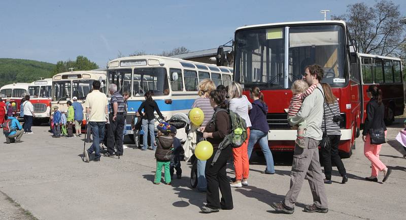 Tisíce lidí se vypravily v sobotu a v neděli do areálu depozitáře brněnského Technického muzea v ulici Terezy Novákové Řečkovicích. 