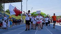 Letní evropské hry handicapované mládeže Emil Open začaly ve středu slavnostním zahajovacím ceremoniálem, na němž nechyběl průvod vlajkonošů, pochod bubeníků centrem Brna ani tradiční benefiční show Jana Krause Z očí do očí.