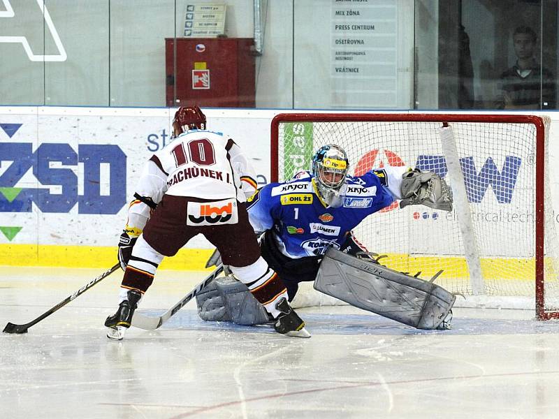 Kometa v pátém extraligovém kole porazila Pražany 4:3 v nájezdech.