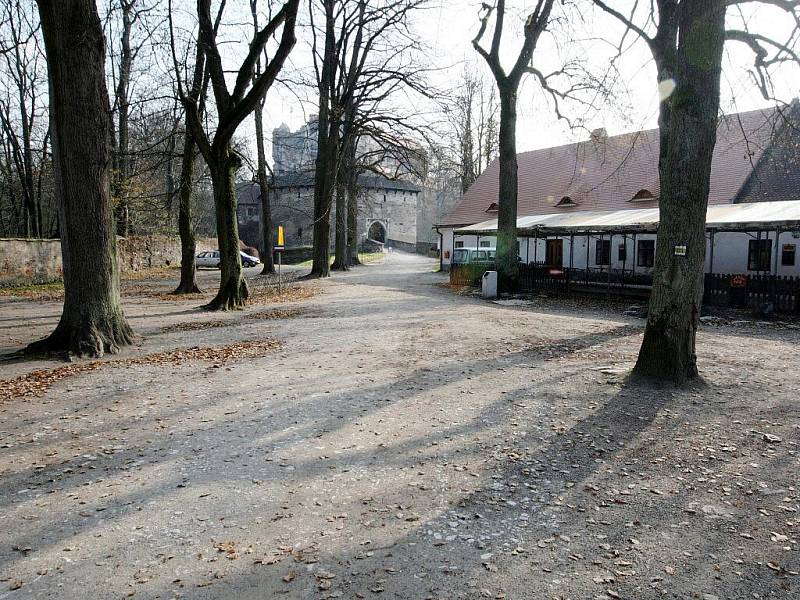 Lidé měli poslední šanci navštívit letos hrad Pernštejn.