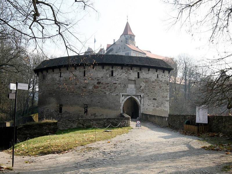 Lidé měli poslední šanci navštívit letos hrad Pernštejn.