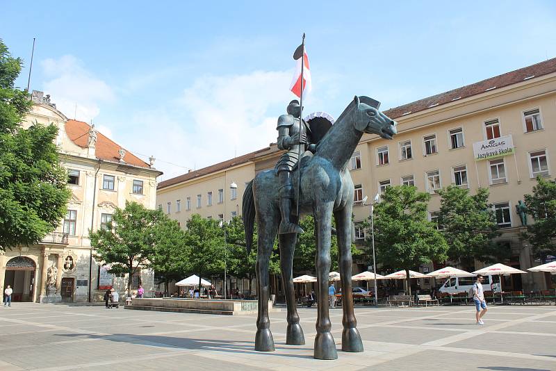Socha Jošta na Moravském náměstí v Brně.