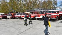 Výstava brněnského technického muzea lákala na přehlídku historických hasičských vozů, vojenských aut i starých autobusů.