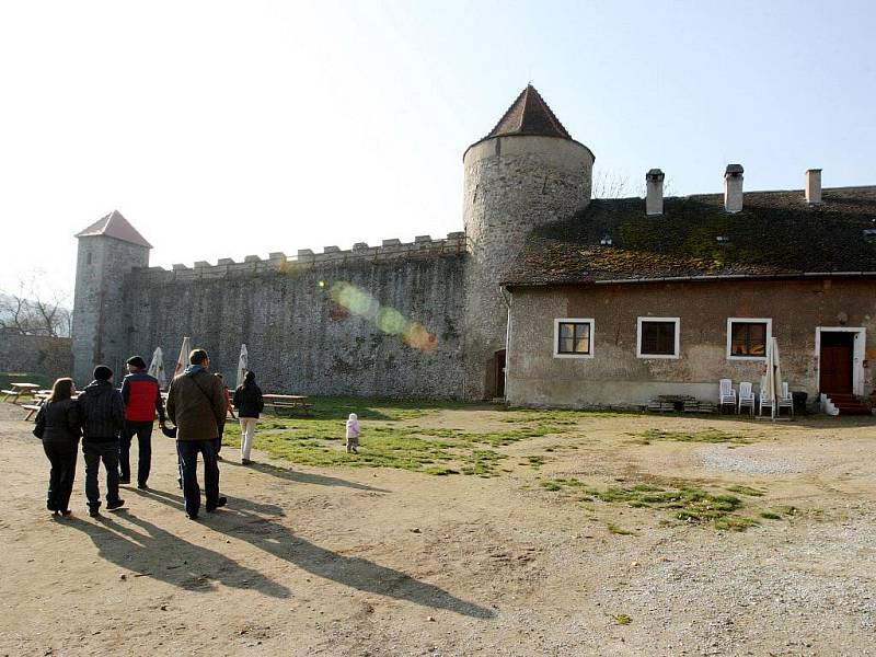 Lidé měli poslední šanci navštívit letos hrad Veveří.