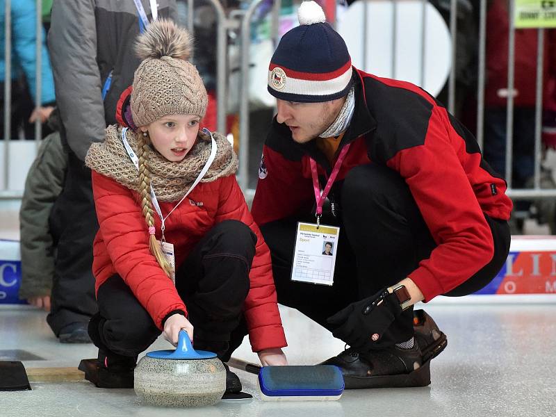 Brněnské výstaviště  se v neděli po sedmnácti dnech rozloučilo s Olympijským festivalem. Na třicet sportovišť celkem zavítalo přes 157 tisíc návštěvníků.