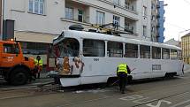 Poškozené tramvaje po nehodě, která se stala v pondělí ráno v brněnské Křížové ulici.