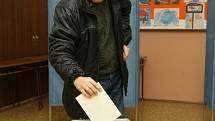 Volební komise na jihu Moravy hlásí po pátku vysokou volební účast.