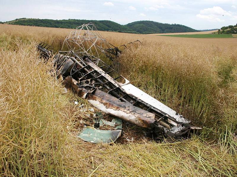 Smrtí pilota skončila v pondělí krátce po poledni nehoda jednomístného sportovního letadla poblíž letiště v brněnských Medlánkách.