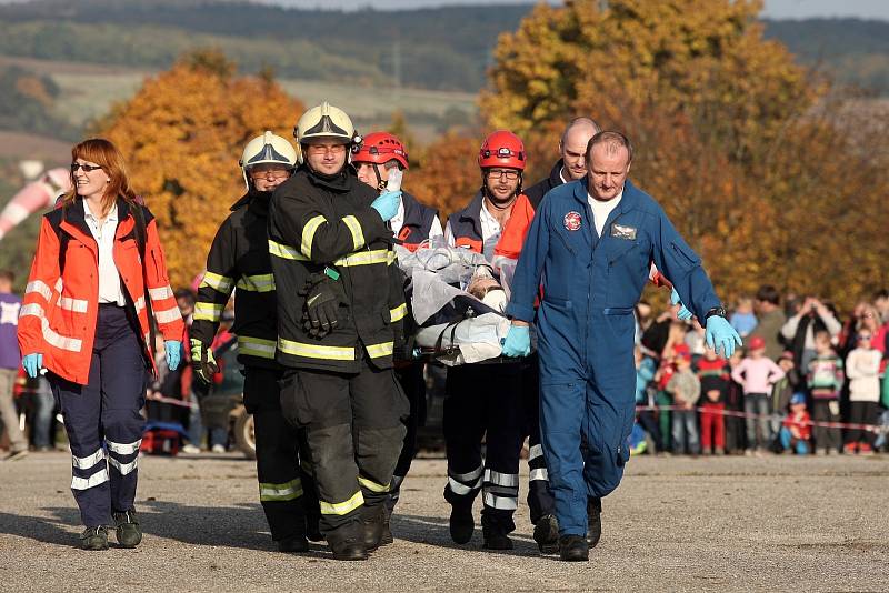 Ukázka práce záchranných a bezpečnostních složek České republiky v Ivančicích na Brněnsko. 