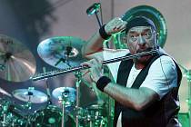 Zpěvák, flétnista, textař a skladatel Ian Anderson z Jethro Tull.