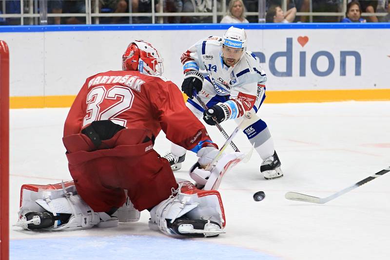 Hokejisté Komety ve druhém kole extraligy 2019/2020 zdolali na domácím ledě Třinec 2:1 po nájezdech.