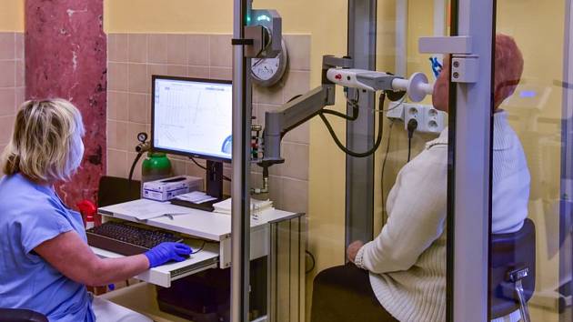 Nový lék je nadějí pro pacienty s těžkým průduškovým astma ve Fakultní nemocnici Brno.