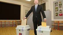 Předseda Občanské demokratické strany Petr Fiala volil v městské části Brno-sever. „Spokojený bude jedině s volebním vítězstvím své strany. Všechno ostatní jsou pro mě jen více, či méně přijatelné varianty,“ uvedl Fiala.