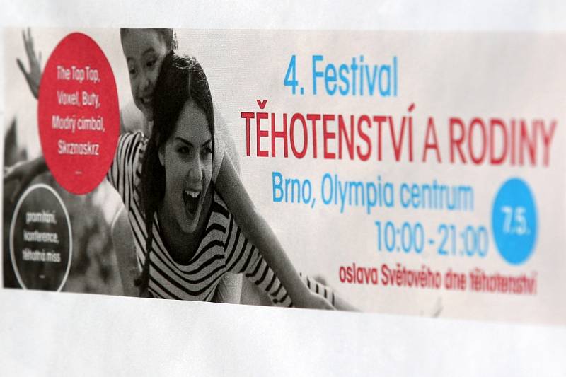 Festival těhotenství a rodiny u nákupního centra Olympia.