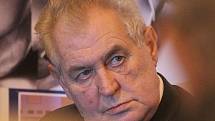 Prezident Miloš Zeman navštívil na Blanensku zkušebnu turbín společnosti ČKD Blansko Engineering v Horní Lhotě. A také podnik Adast Systems v Adamově.