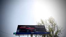 Podle nové veřejné vyhlášky Jihomoravského kraje musí být billboardy umístěné u silnic prvních tříd od 1. září odstraněny.