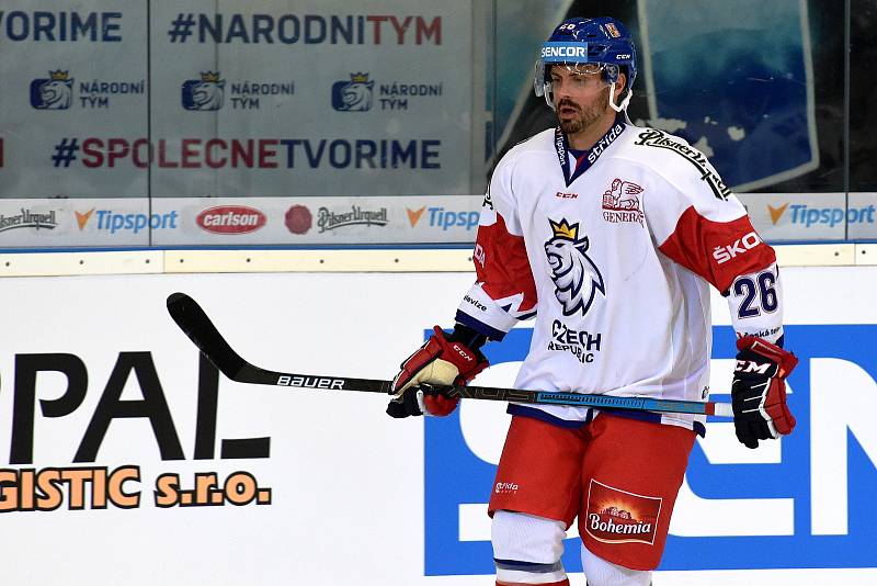 Úvodní zápas Carlson Hockey Games v brněnské DRFG aréně mezi Českou republikou v bílém (Michal Řepík) a Finskem