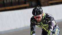 Trénink dráhových cyklistů Dukla Brno na velodromu.