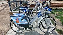 Sdílená kola Nextbike, Obilní trh v Brně, 5. dubna 2021.