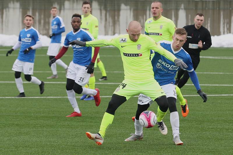 FC Zbrojovka Brno podlehla FC MAS Táborsko (modrá) 1:4