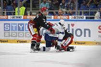 Hokejisté Hradce Králové vyhráli v prvním extraligovém kole na ledě Komety 4:0.