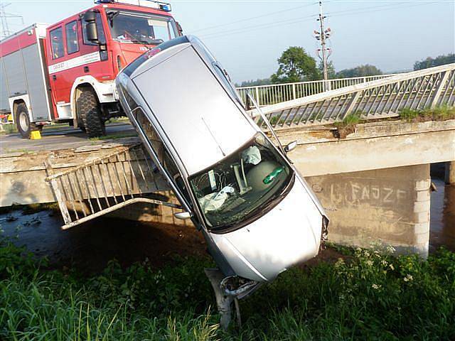 Nehoda osobního automobilu v Měníně.